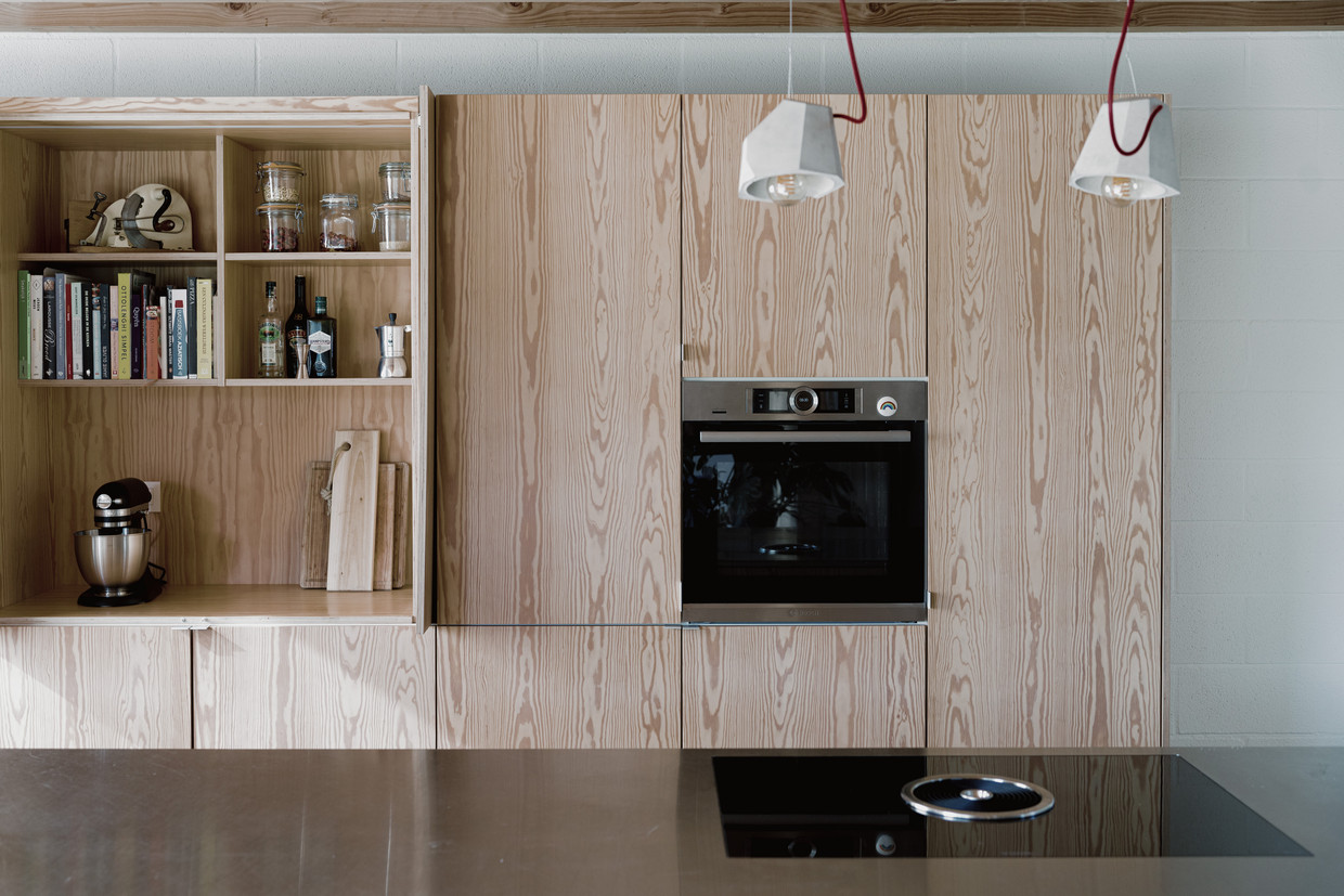 null Image Water Van Vureen