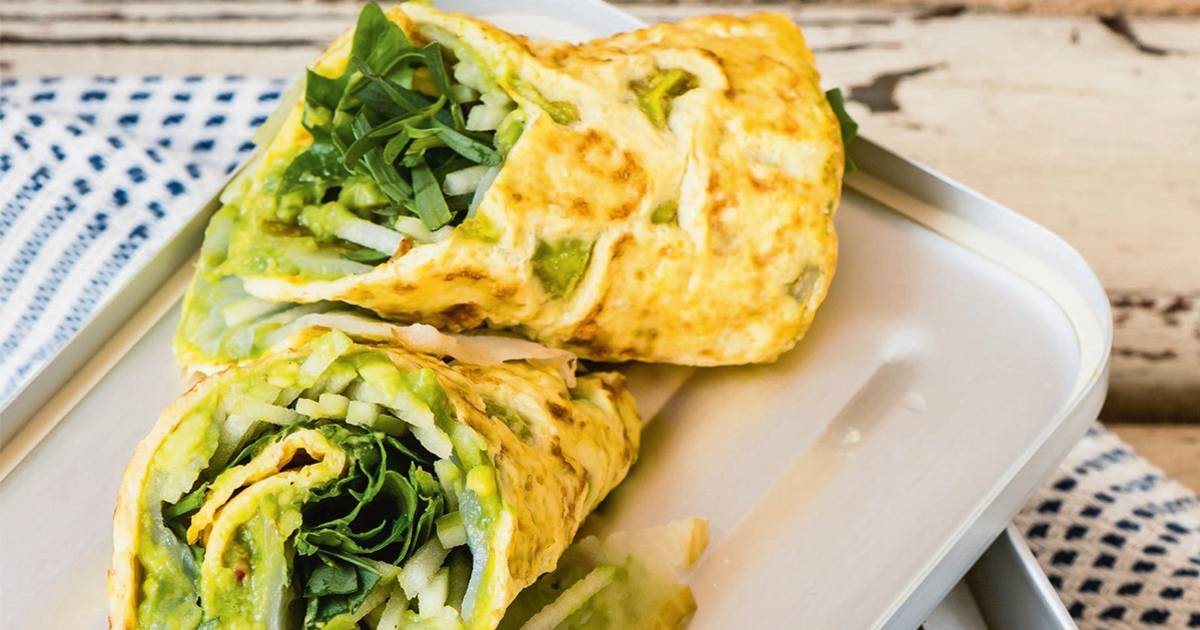 Jeroen Meus maakt wrap van omelet met heilbot en avocado Nina kookt