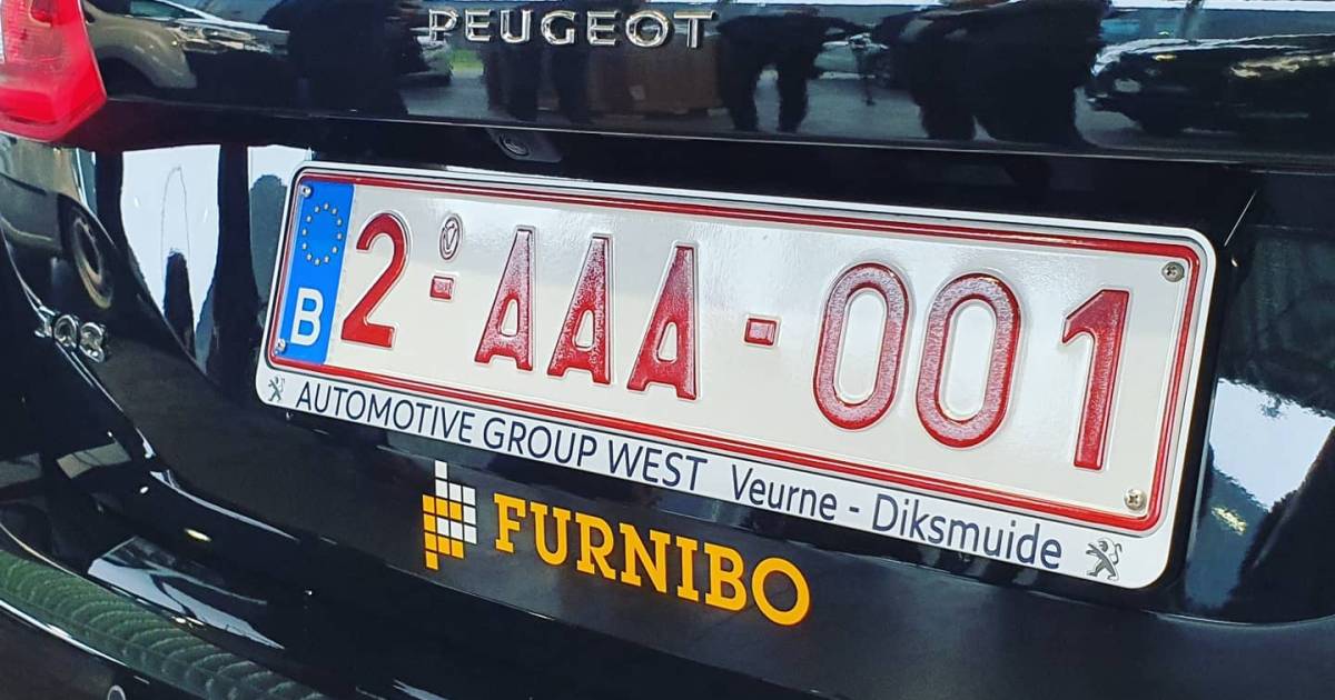 La première plaque d'immatriculation commençant par un 2 prend la route