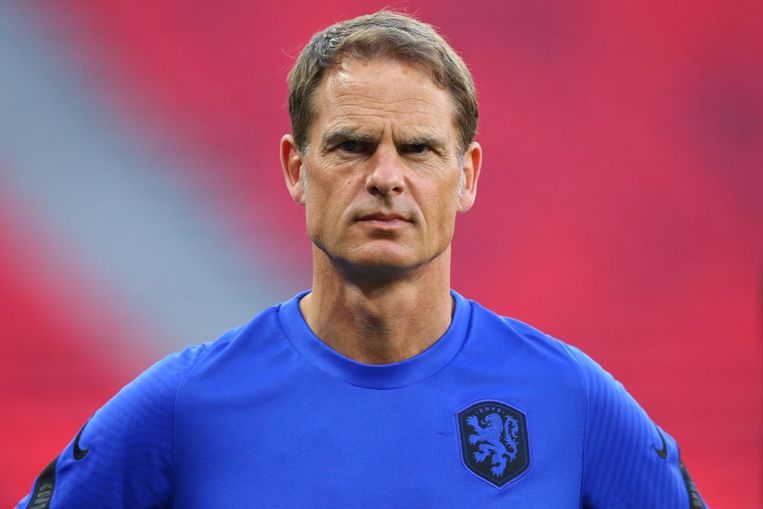 BUDAPEST, HUNGARY - JUNE 26: Frank de Boer, Head Coach of Netherlands looks on during the Netherlands Training Session ahead of the UEFA Euro 2020 Round of 16 match between Netherlands and Czech Republic at Puskas Arena on June 26, 2021 in Budapest, Hungary. (Photo by Alex Livesey - UEFA/UEFA via Getty Images) Beeld UEFA via Getty Images
