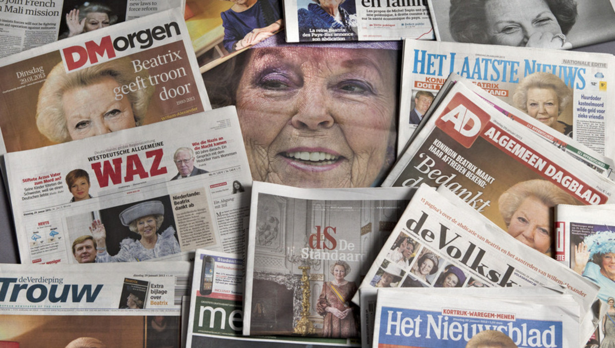 Het aftreden van Beatrix domineert de voorpagina's van de ochtendkranten. Beeld ANP/Koen Suyk