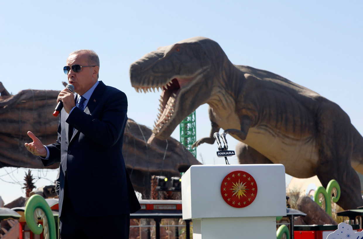 De Turkse president Recep Tayyip Erdogan spreekt bij de opening van een pretpark woensdag in de hoofdstad Ankara. Beeld AP