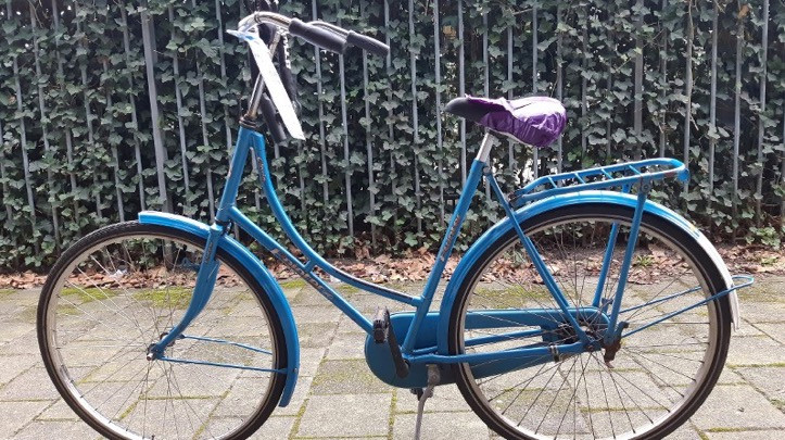 ervaring Zoekmachinemarketing Eervol Politie zoekt eigenaar blauwe fiets die werd gebruikt bij steekpartij |  Foto | AD.nl