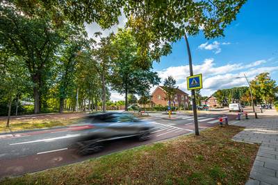 Hoofdstraat in Overdinkel verandert ’s nachts in racebaan, politie gaat vaker controleren