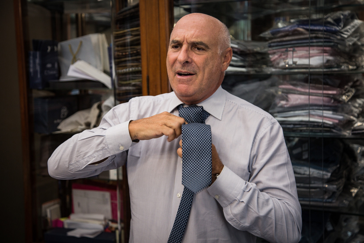 Grondig Anesthesie analoog De koning van de stropdas, Maurizio Marinella, ziet zijn rijk afbrokkelen