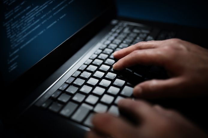hacker / cybercrime