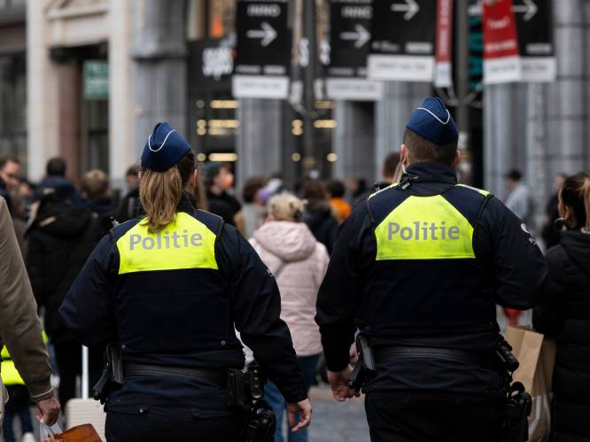 Man wordt onwel op straat in Antwerpen en blijkt 200 xtc-pillen bij zich te hebben