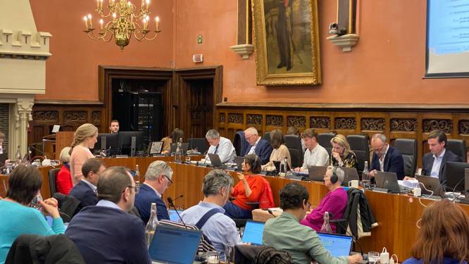 Eerste gemeenteraad na bekendmaking stadslijst: campagne meteen begonnen