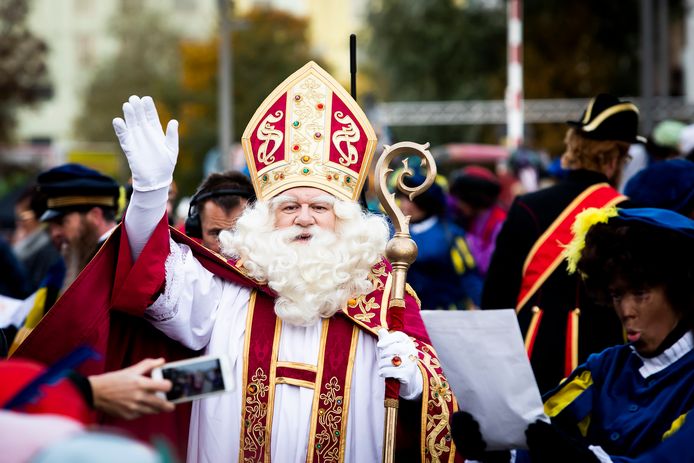 Sinterklaas komt aan in Antwerpen.