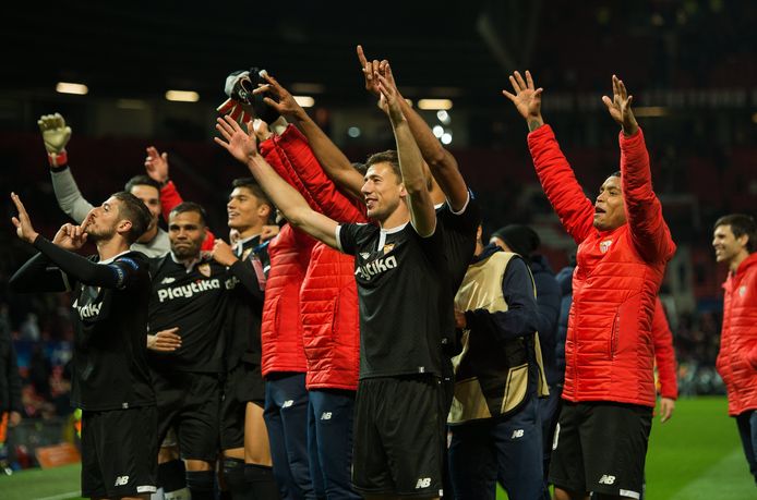 Sevilla plaatste zich na 60 jaar weer voor de kwartfinales van de Europa Cup I/Champions League.