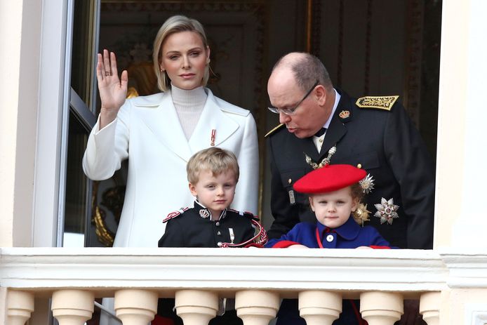 Charlène, prins Albert en hun twee kinderen.