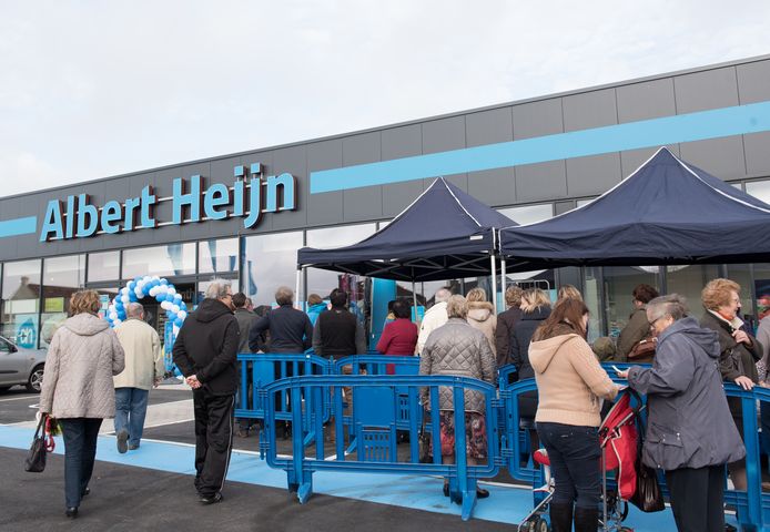 Ahold waagde de stap naar België wel en is inmiddels zelfs samengegaan met Delhaize. Hier de opening van de Albert Heijn in het Vlaamse Zottegem