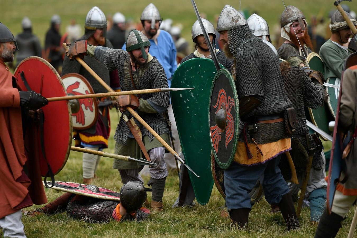 Битва при гастингсе произошла. Битва при Гастингсе 1066. Гастингс битва. 1066 Год битва при Гастингсе. Битва при Гастингсе реконструкция.