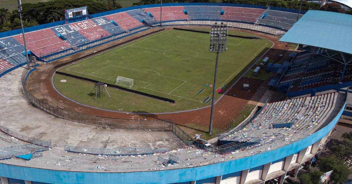 Bencana fatal stadion sepak bola dibongkar di Indonesia |  sepakbola asing