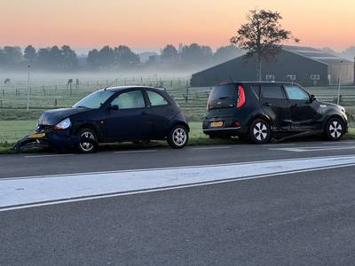 Aanrijding op de dijk bij Olst: twee auto’s weggesleept