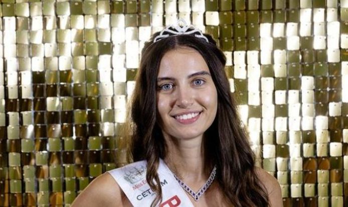 Melisa Raouf est la seule finaliste de Miss Angleterre à ne pas porter de maquillage.