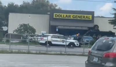 Schutter vermoordt drie mensen in Jacksonville: “Hij viseerde voorbijrijdende auto’s en vluchtte winkel binnen”