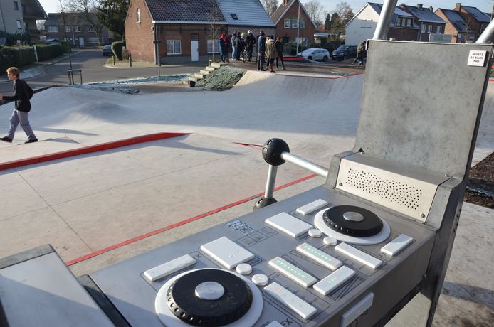 Stationsplein Eksaarde dj-booth