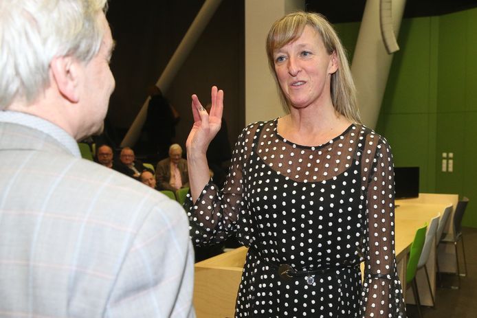 “Mocht Open Vld zich achter een paars-groen verhaal scharen, dan verloochenen wij het DNA van onze partij”, aldus Elsie Sierens, burgemeester van Destelbergen.