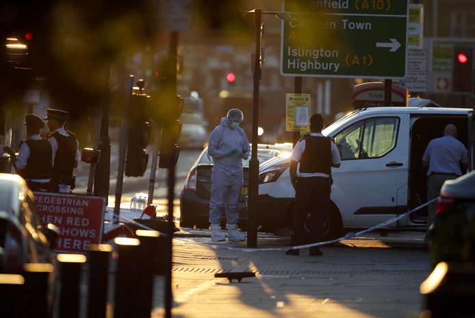 Man met busje ingereden op voetgangers Londen