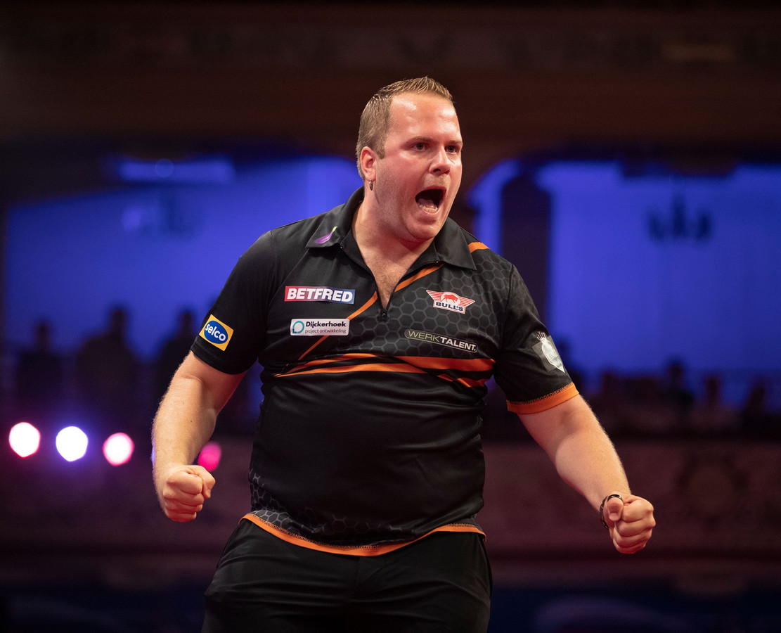 Van duijvenbode overleeft matchdart noppert klopt whitlock tijdens