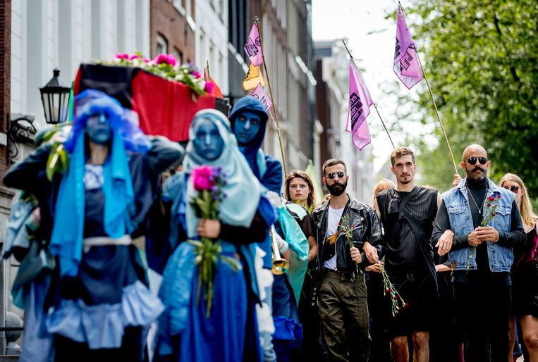 Actie van Extinction Rebellion in juni dit jaar in Amsterdam.  Beeld Koen van Weel/ANP