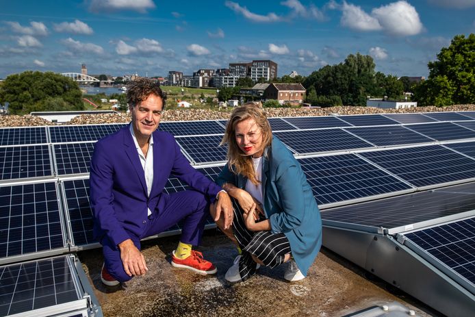 Ron Stet en Monique van Meel zijn er klaar voor. Met hun Deventer bedrijf Energieke Club gaan ze mensen helpen hun huis te verduurzamen.
