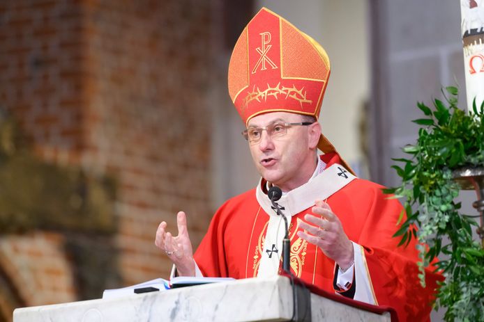 Aartsbisschop Wojciech Polak tijdens de mis in Griezno, Polen. (26/04/2020)