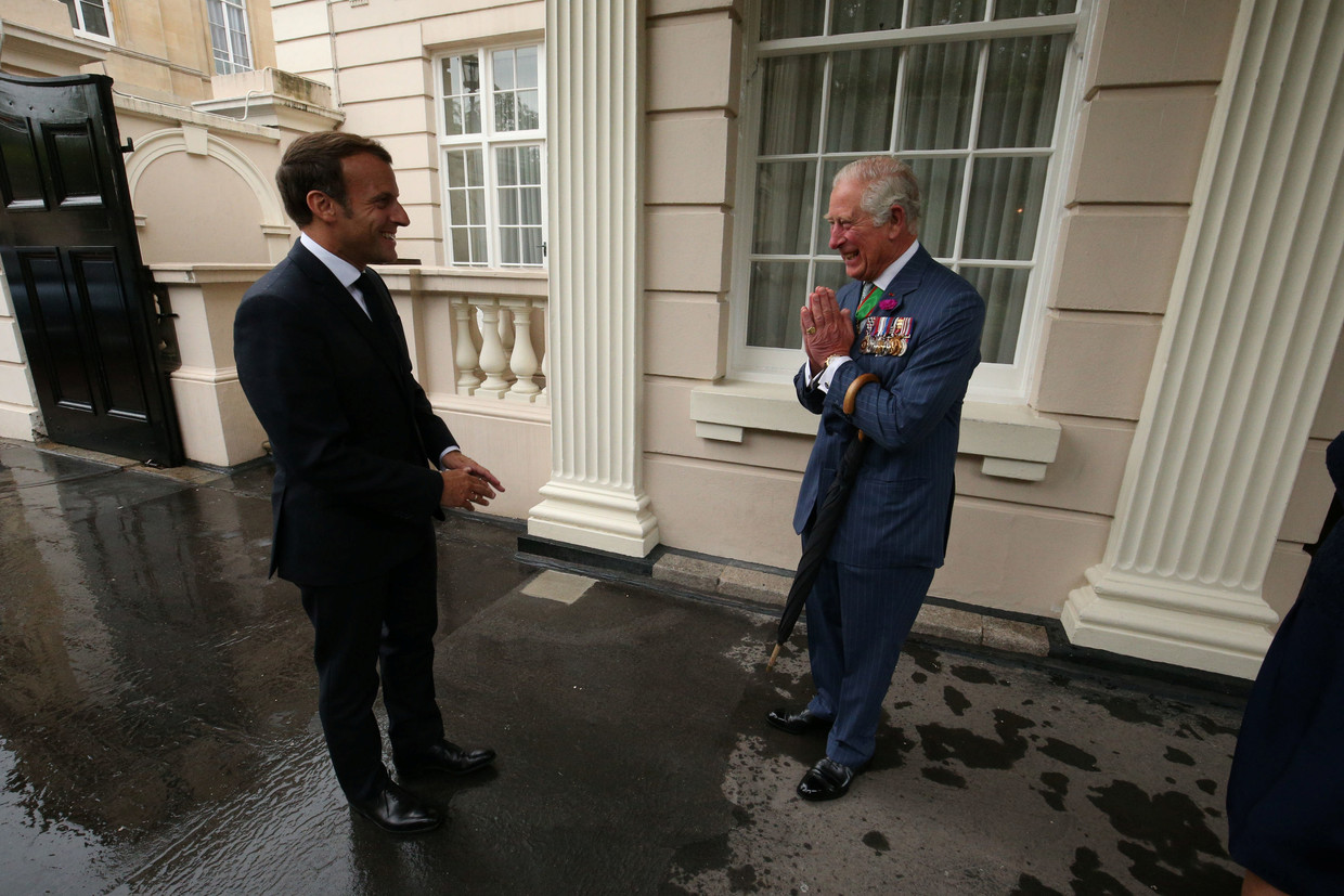 Kroonprins Charles kreeg vandaag bezoek van de Franse president Emmanuel Macron. Beeld REUTERS