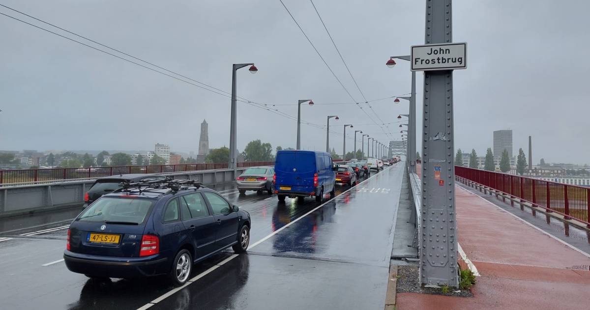 Les routes près d’Arnhem deviennent rouge foncé: l’A12 fermée semble immédiatement provoquer des embouteillages supplémentaires |  Perturbation du trafic à Arnhem