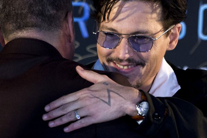 Johnny depp bague clearance