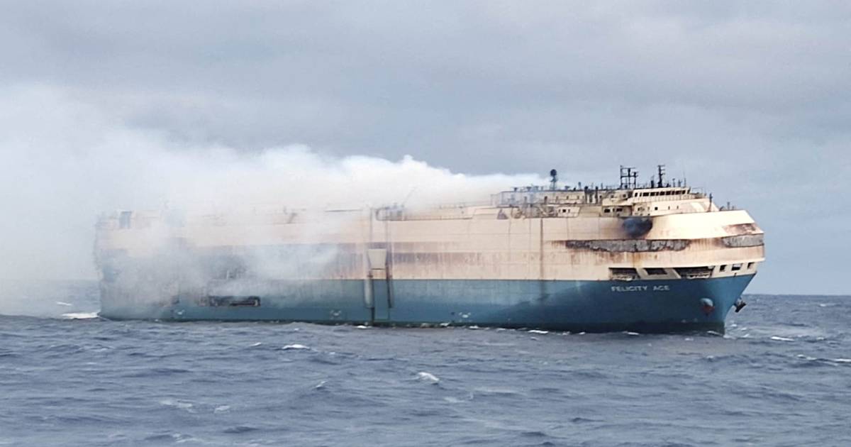 Première interdiction de voyager : cette catastrophe maritime signifie-t-elle la fin des voitures hybrides et électriques sur les ferries ?  |  Mobilité