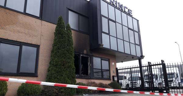 Grote brand in kantoorpand in Weurt | Wijchen/Beuningen - De Gelderlander