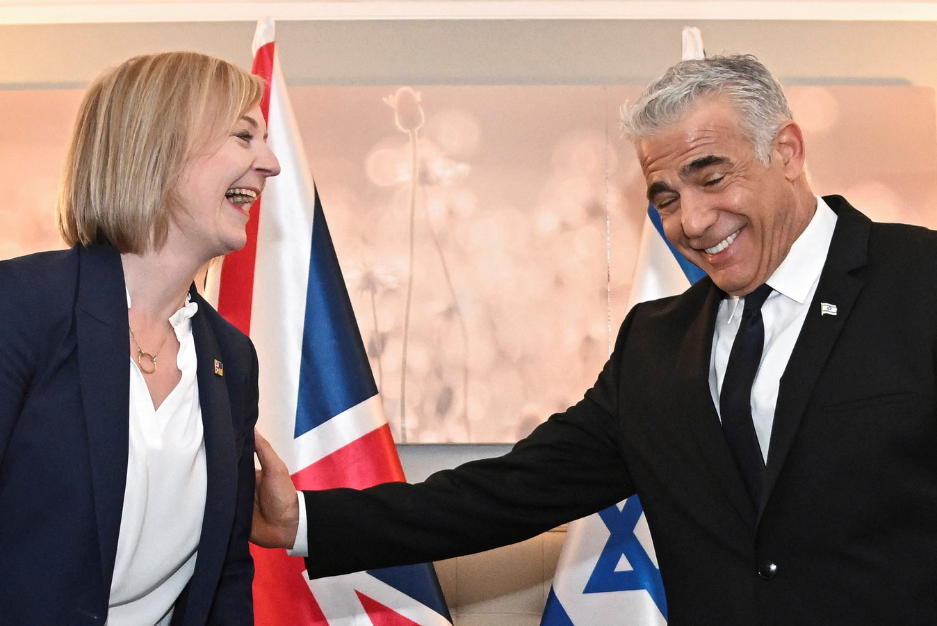 De Britse premier Liz Truss en haar Israëlische ambtgenoot Yair Lapid tijdens een ontmoeting rondom de Algemene Vergadering van de Verenigde Naties in New York.
