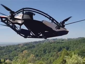 Tomasz gaat voor het eerst werken met zijn 'vliegende auto'