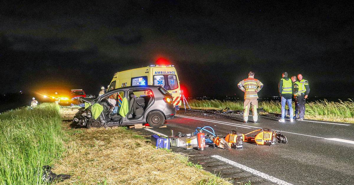 Automobilist bekneld bij ongeluk op Knardijk Zeewolde.