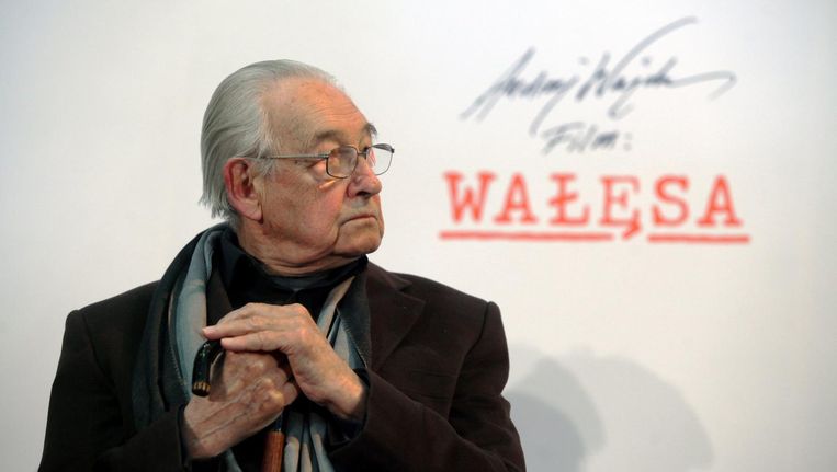 Andrzej Wajda in 2011 tijdens een persconferentie in Warschau over zijn film Walesa. Beeld ANP