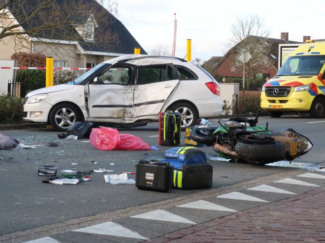 Lokale politie Rijsbergen doet indringende oproep na massaal filmen bij dodelijk ongeval: ‘Het was letterlijk over onze schouder’