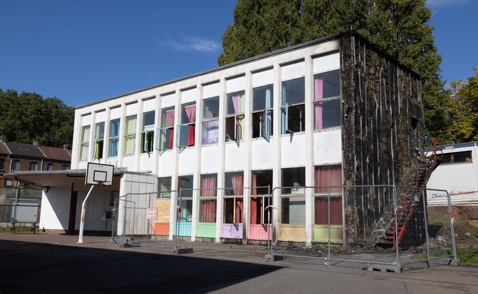 In l'Ecole des Cités in Montigny-sur-Sambre (Charleroi) werd afgelopen nacht brand gesticht.