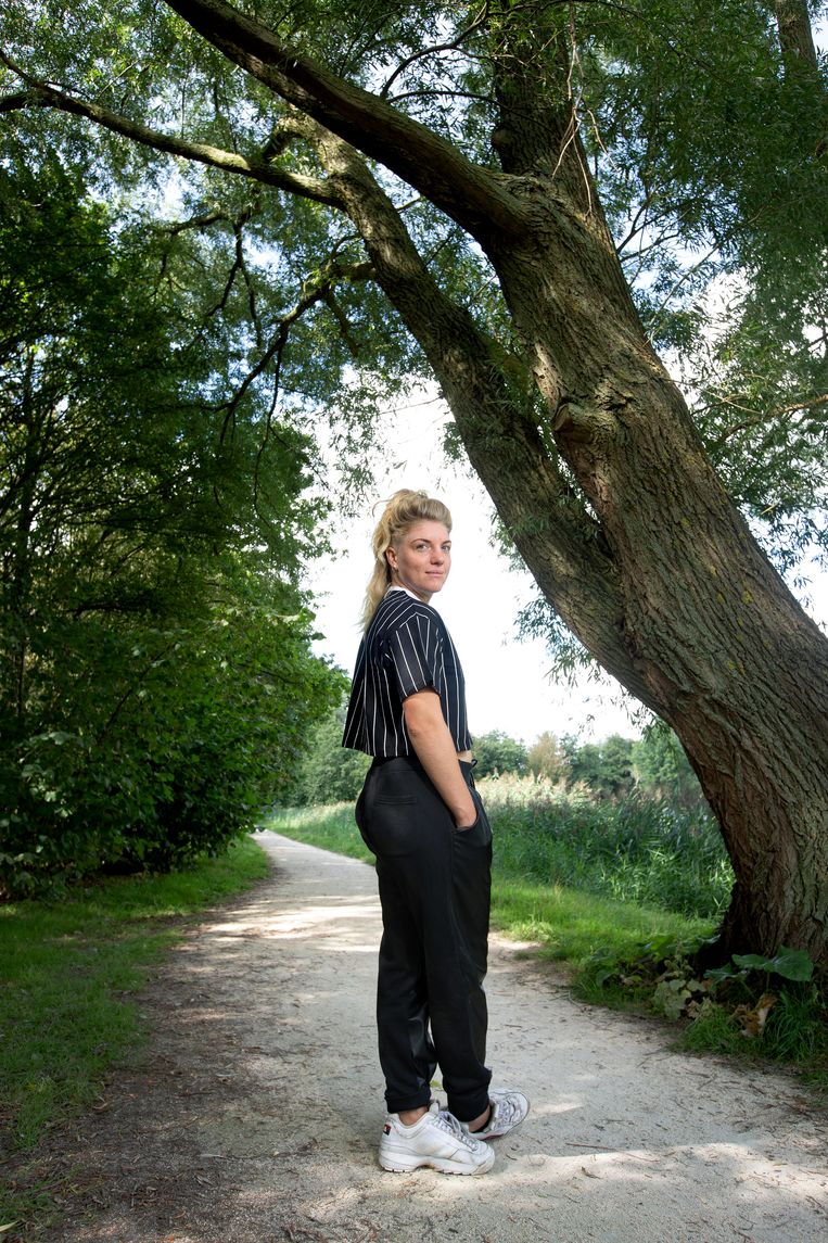 Simon(e) van Saarloos schreef ‘Herdenken herdacht. Een essay om te vergeten.’ Beeld Maartje Geels