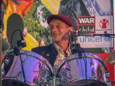 Yesterday’s Papers over overleden drummer en ‘alleskunner’ David:  ‘Zijn energieke muzikaliteit was aanstekelijk’