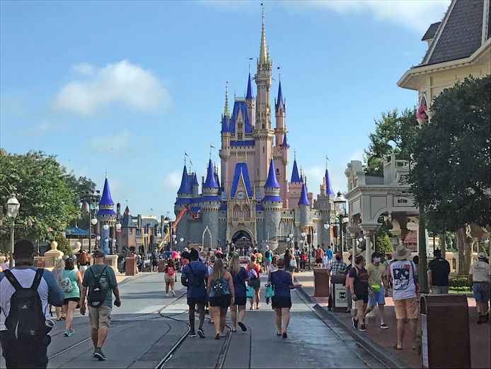 Jaarpashouders kregen donderdag al een kijkje in de keuken van 'corona-proof’ pretpark Walt Disney World. (09/07/2020)
