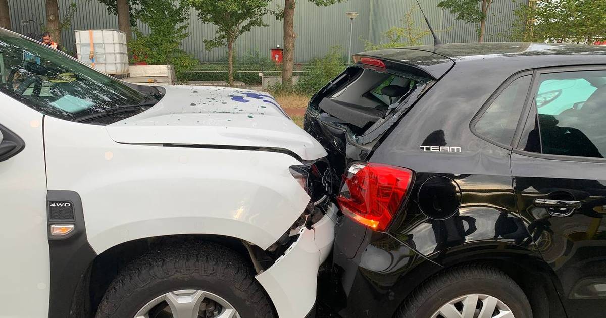 Gewonde bij kettingbotsing tussen drie auto’s in Hardenberg.
