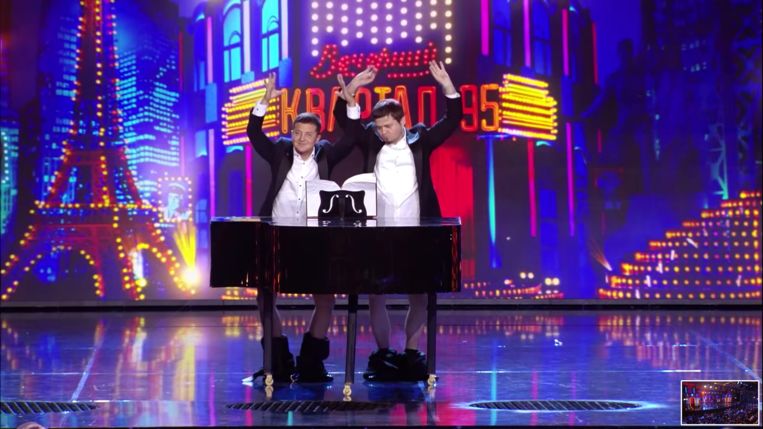 ‘De cabaretwedstrijden van ‘KVN’, een programma dat al sinds het Sovjet-tijdperk op de Russische tv te zien is, waren Zelenski’s ticket naar succes.’ Beeld rv