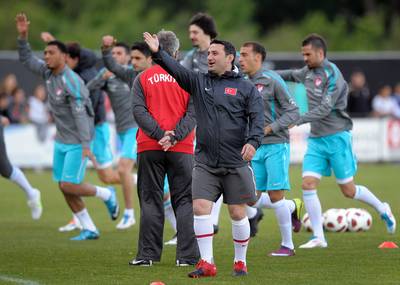 Oud-speler Usta nieuwe trainer MVV, Elsen technisch directeur