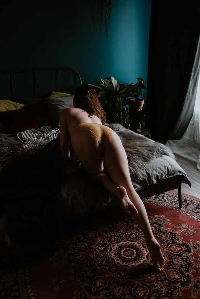 Bij de Instagramstories over ‘Breek de week’ plaatst Uwe Porters telkens boudoirfoto’s van zichzelf.
