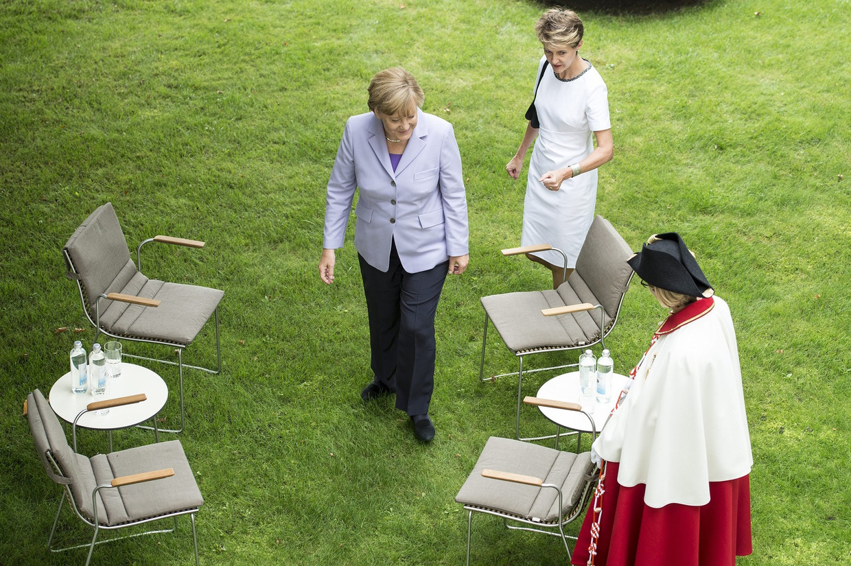 Angela Merkel tijdens haar bezoek aan het Zwitserse Bern. Beeld EPA