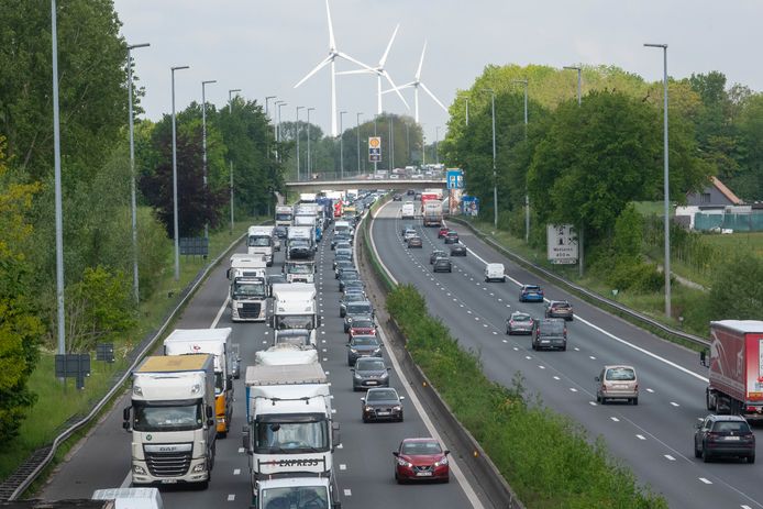 Door het ongeval ontstond er een file vanuit Gent.