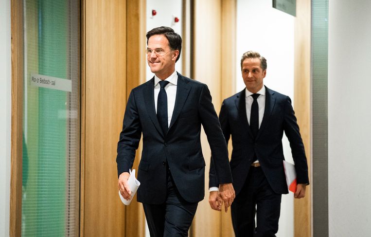 Premier Mark Rutte en minister Hugo de Jonge van Volksgezondheid, Welzijn en Sport.  Beeld Freek van den Bergh / de Volkskrant