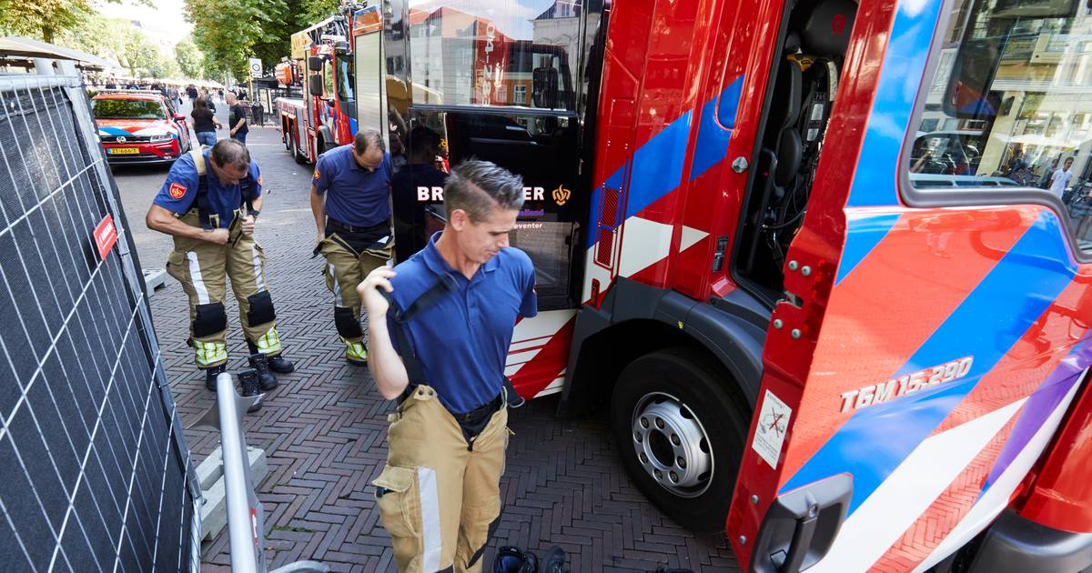 Deventer contractors deal with firefighters immediately after a significant fireplace, but then the horn goes |  Deventer